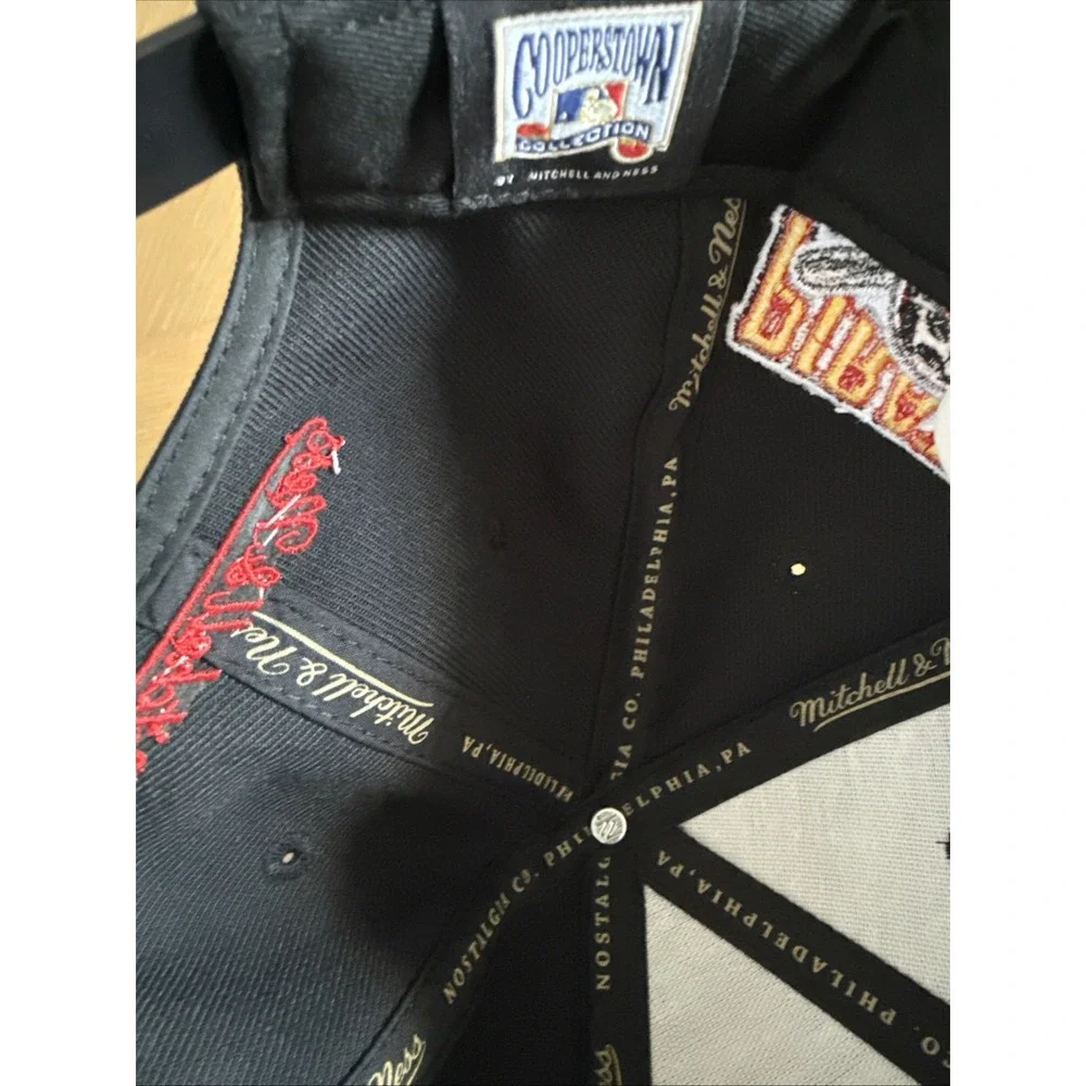 Mitchell &‎ Ness Pittsburgh Pirates Cooperstown MLB Evergreen Snapback Hat Black